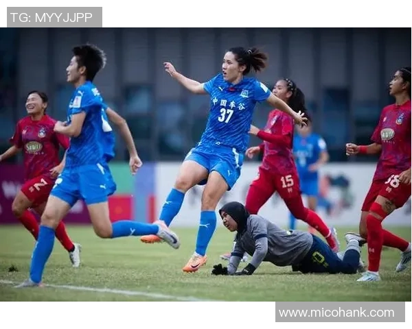 赛后分析:重庆足球队与武汉足球队球员个人能力对比与表现评估 赛后分析:重庆足球队与武汉足球队球员个人能力对比与表现评估