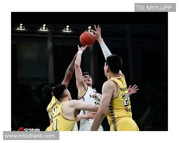 篮球评论:北京篮球队的包夹得失_1